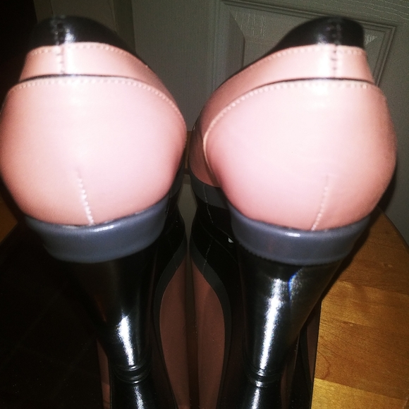 Escada sz7 wedge platform pumps never worn - Picture 7 of 10